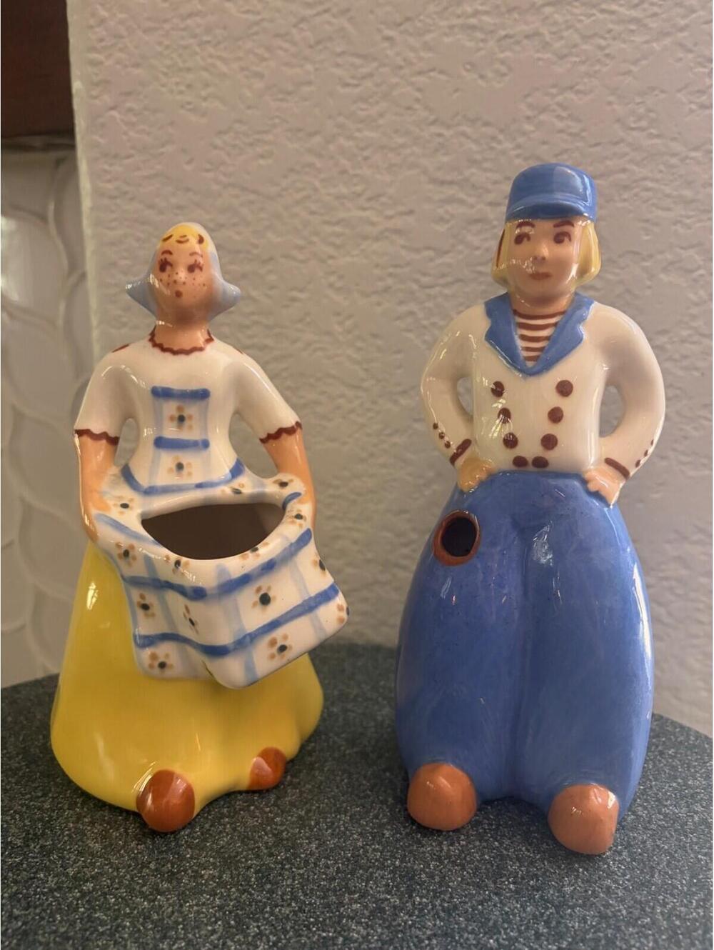 West coast pottery Dutch Boy And Girl excellent
